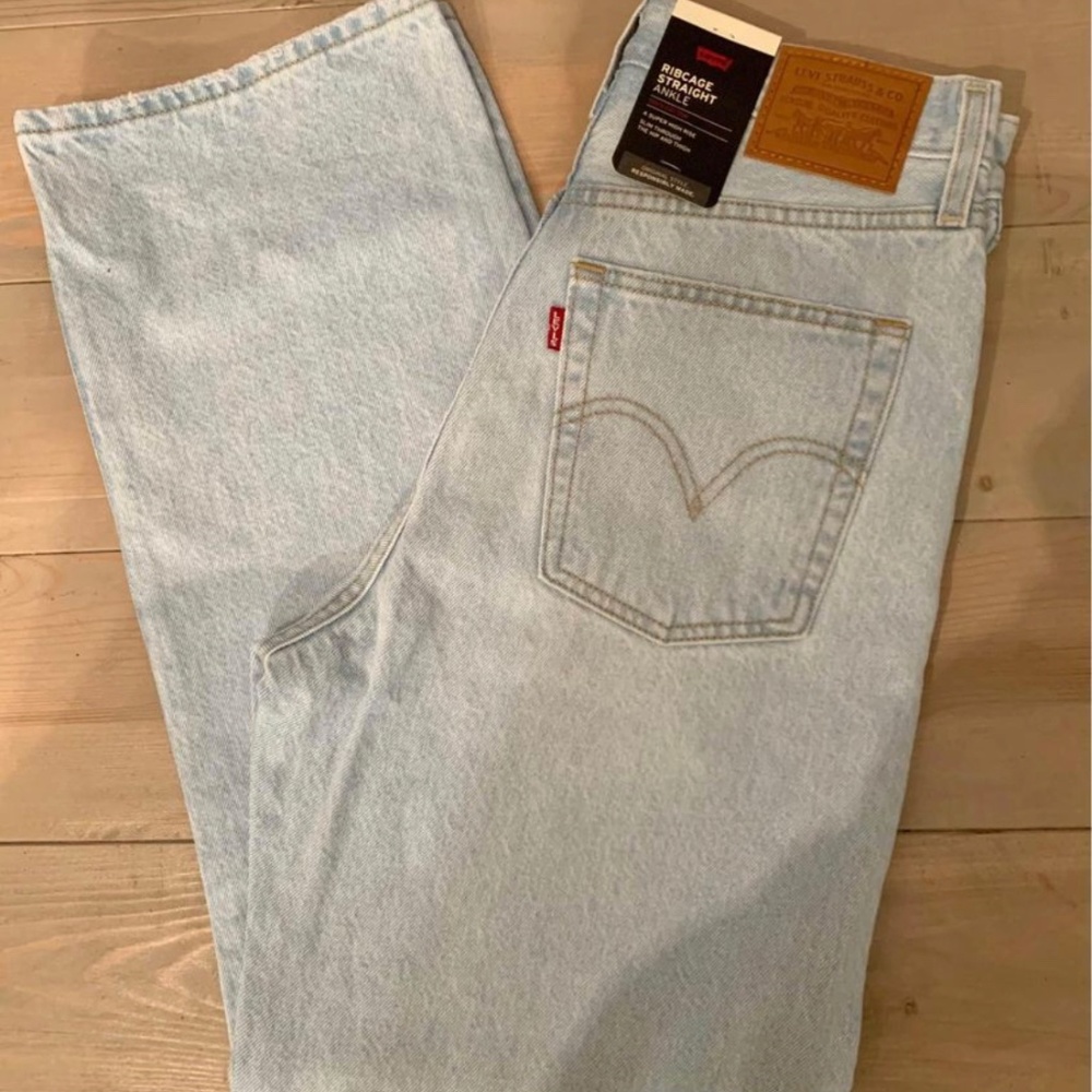 Levi’s Ribcage Jeans - size 27 x 27
